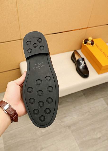 Picture of Louis Vuitton Shoes _SKU22521186SZ38-4413704